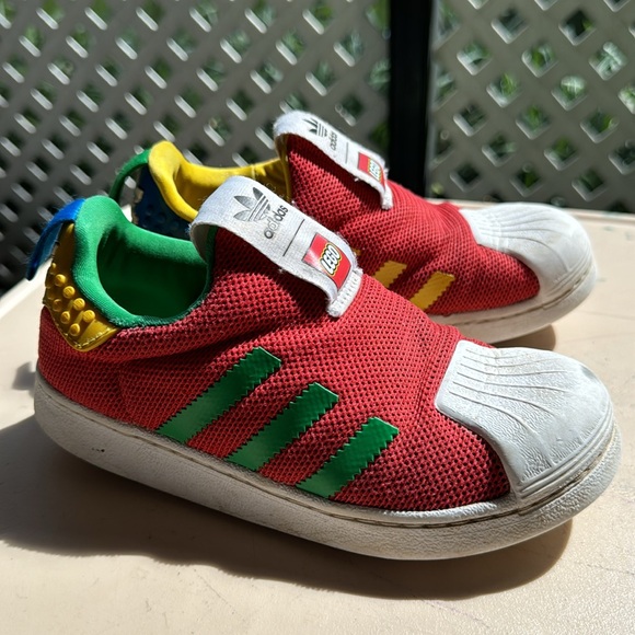 Limited edition multi color Superstar Lego Adidas slip-ons for boys - Picture 5 of 9